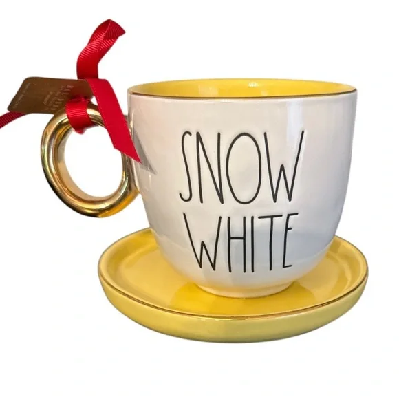 Disney Snow White Yellow and Gold Mug with Saucer very LARGE NWOT - Picture 2 of 4
